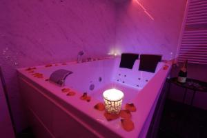 Suite with Hot Tub
