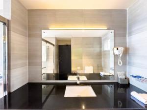 Mazarine Surf Suites Hiriketiya