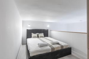 Real Apartments Museum II