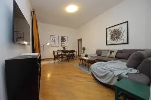 Giant Borghese Apartment - Nomentano