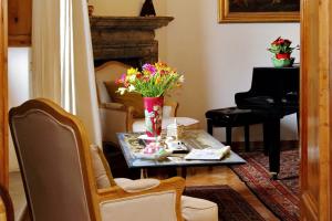 TreasureRome Daphne Terrace