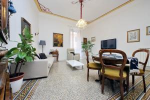 TreasureRome Opera & Trevi Green Suite 2BR