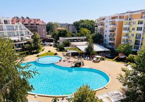 Two-bed flat in Sunny Beach with pool view