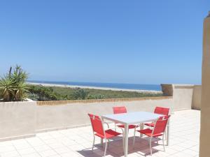 ÁTICO VISTAS LATERALES AL MAR