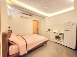 Gyeongbokgung Seochon Dalbit