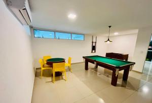 Apto NOVO de 2 quartos a 50m da praia do bessa