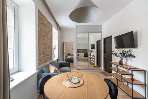 New and modern apartment in Old Town by URBAN RENT