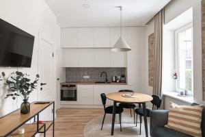 New and modern apartment in Old Town by URBAN RENT