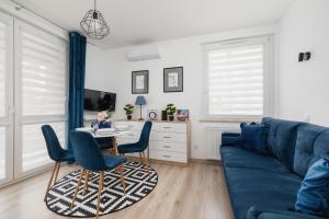 Cracow Royal Blue Apartment Avia Estate by Renters