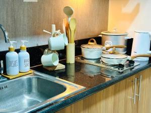 Stylist Luxe Condo near Mall of Asia - Shore 3