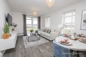 Carters Quay View by Grandeur Property - Lytchett Minster