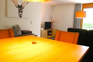 Verwall 1 Garten FeWo by Alpenfeder