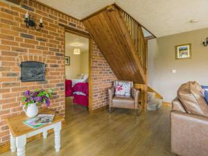 3 bed in Worcester CC030