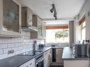 Central Victorian terraced house Patio Garden - Pass the Keys