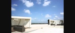 Infinity Penthouse with Pool, Sauna, Gym