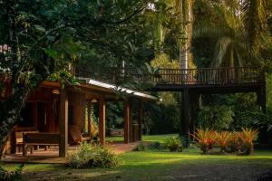 Casa Heliconia - spacious, big garden, close to the beach