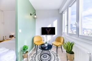 Studio parking gratuit, wifi - fibre, confort éclairé