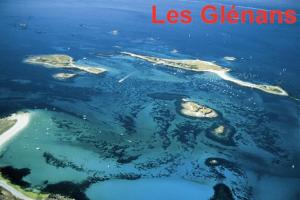 "Les pieds dans leau" Studio face à la plage! Vue magnifique sur la belle plage de Cap-Coz!