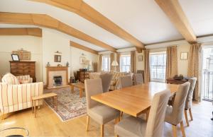 KENSINGTON 2 Bedroom LUXURY HOUSE