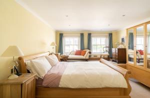 KENSINGTON 2 Bedroom LUXURY HOUSE