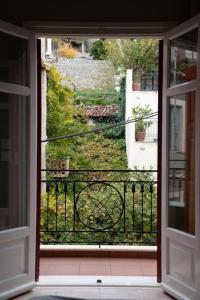 Delphian Colors - Red Edition by Filos Inc