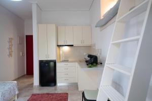 Delphian Colors - Red Edition by Filos Inc