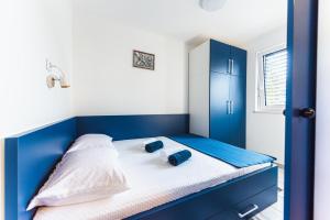 Holiday Homes I&G by the river next to Olimje