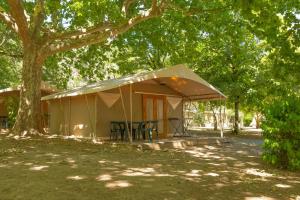 Campings Camping la Rouviere : photos des chambres