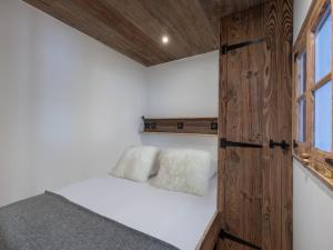 Appartement rénové ski aux pieds avec balcon à Val Thorens - FR-1-640-34