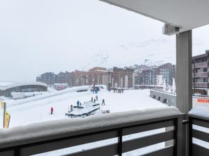 Appartement rénové ski aux pieds avec balcon à Val Thorens - FR-1-640-34
