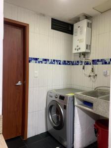 Apartasuites Bogotá 53 cerca al aeropuerto 02