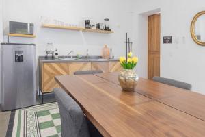 Casa Monarcas - María Teresa (with AC)