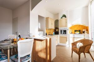 Appartements LE PROVENCE AP4389 By Riviera Holiday Homes : photos des chambres