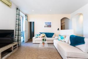 Appartements LE PROVENCE AP4389 By Riviera Holiday Homes : photos des chambres