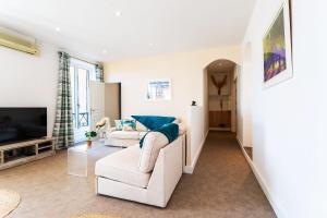 Appartements LE PROVENCE AP4389 By Riviera Holiday Homes : photos des chambres