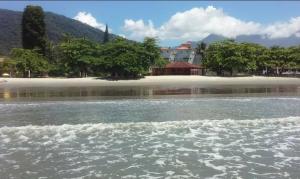 Condomínio de frente para o mar em Ubatuba