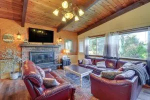 Pet-Friendly Washington Retreat with Hot Tub and Deck! - Oyhut