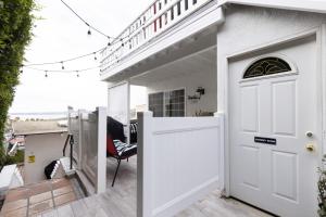 Spacious Ocean View Blufftop Compound