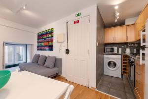 Contemporary Apartment in Chiado 2