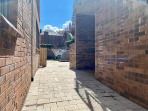 Heavenly Pad beach retreat studio 300m to beach with fast links to city centre