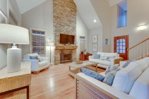 Waterfront Sherrills Ford Home with Pool and Boat Dock - 4hvězdičkové hotely ve městě Denver