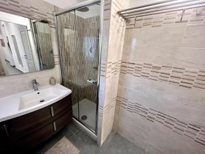 White Mary House for two people