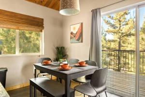 Misty Tree Top Chalet