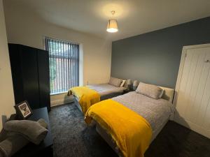 Stunning and Massive 4 bedroom 8 person 2 bathroom house!