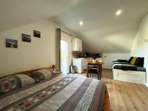 Appartements Lomener - La Goelette - 1 appartement avec 2 chambres et 2 studios a 450m de la plage : photos des chambres