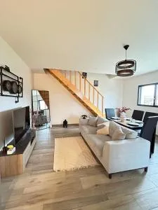 Duplex, parking gratuit privé, 5min centre Auxerre - Héry