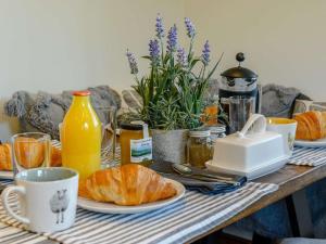 2 bed in Brecon 87311