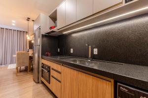 Luxuoso Loft em Condomínio com Piscina a 150m do Mar