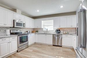 Pet-Friendly Home with Heated Pool in Bradenton