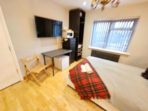 Beautiful guest rooms, Free Parking, 30min Heathrow, 40min Wembley, 60min Central London